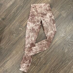 Lululemon size 0 shiny rose gold beige shimmer align legging 23”